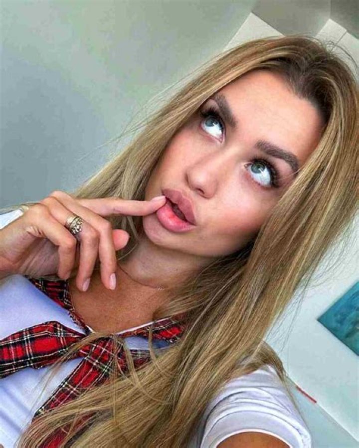 
Alex Kral Height, Weight, Net Worth, Age, Birthday, Wikipedia, Who, Nationality, Biography 